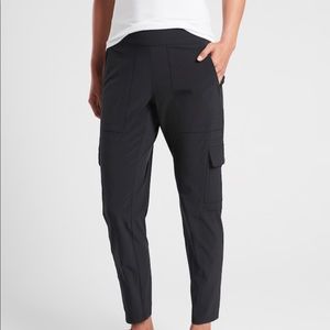 Size 6 Athleta Chelsea Cargo Pants